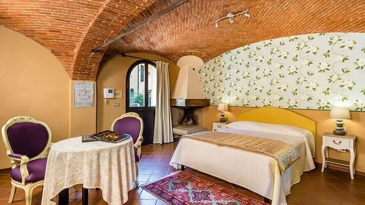 Romantic Tek Büyük Yataklı Oda, 1 Çift Kişilik Yatak, Şömine, Avlu