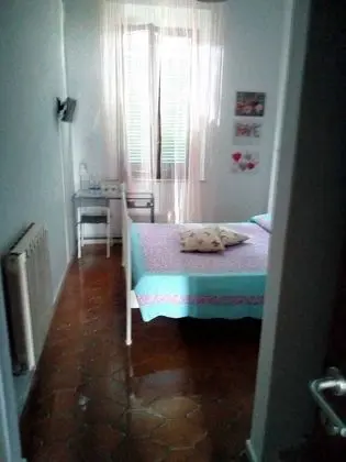 Tek Büyük Yataklı Oda (Private External Bathroom)