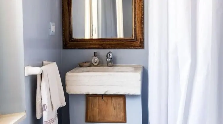 Üç Kişilik Oda, Özel Banyo
