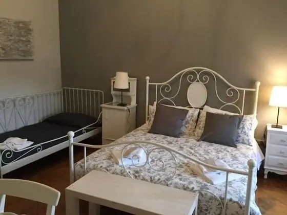 Üç Kişilik Oda, Kanal Manzaralı (External private bathroom)