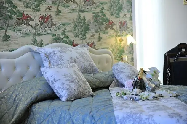 Sanderson Deluxe