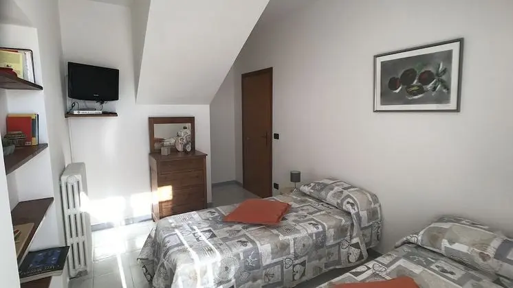 Tek Büyük Yataklı Oda, Ortak Banyo