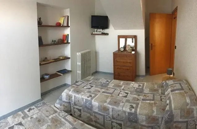 Tek Büyük Yataklı Oda, Ortak Banyo