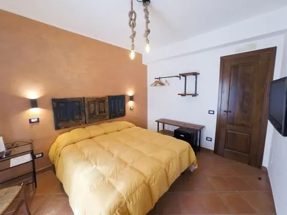 Comfort Tek Büyük Yataklı Oda