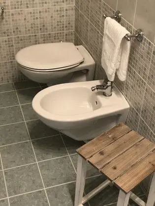 Panoramic Tek Büyük Yataklı Oda, Havuz Manzaralı (Stanza 1)