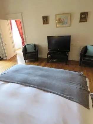 Family Süit (Sepia)