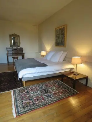 Family Süit (Sepia)