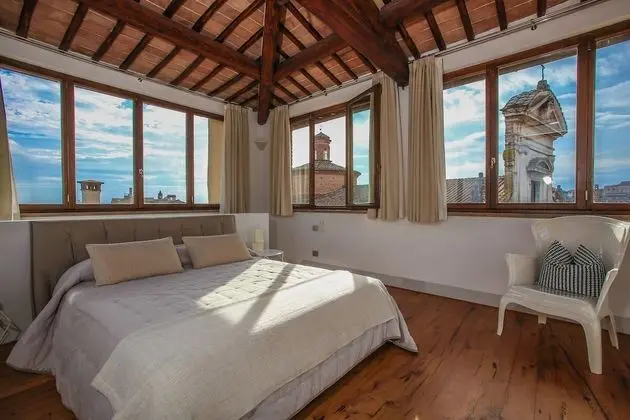 Deluxe Tek Büyük Yataklı Oda
