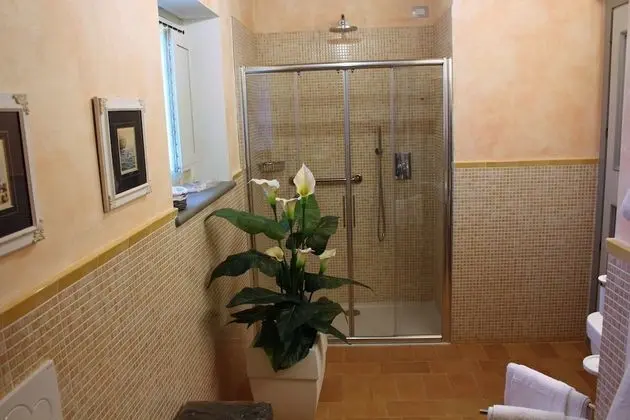 Tek Büyük Yataklı Oda, Özel Banyo, Bahçe Manzaralı