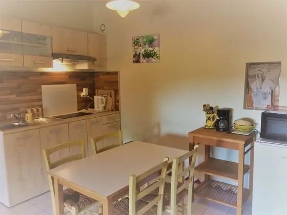 Comfort Stüdyo (Mourvèdre)