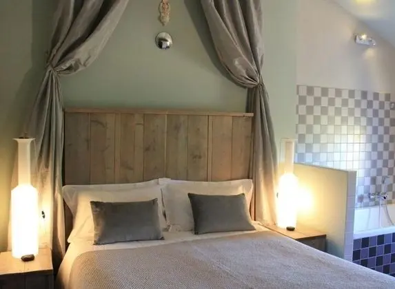 Tek Büyük Yataklı Oda (Chêne ou Ciel)