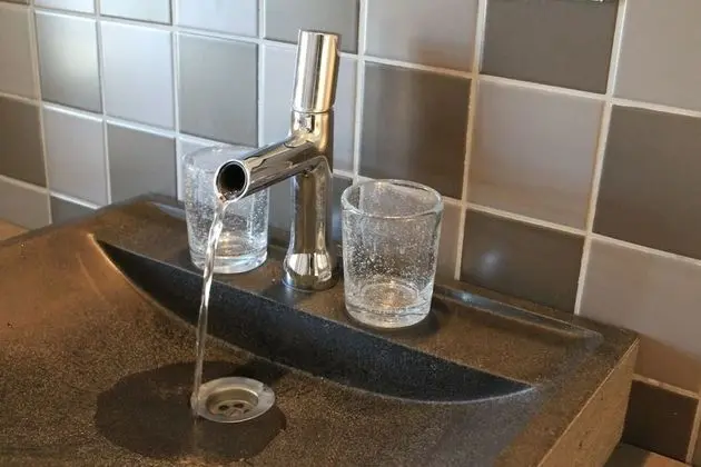 Üç Kişilik Oda (Fontaine)