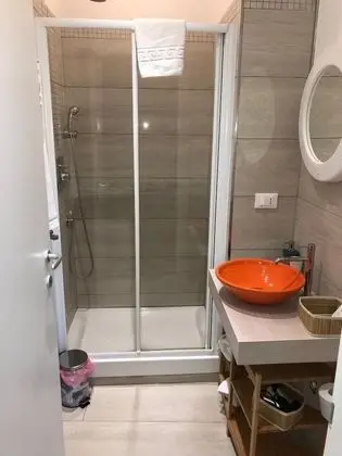 Üç Kişilik Oda