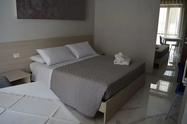 Tek Büyük veya İki Ayrı Yataklı Oda, Balkon