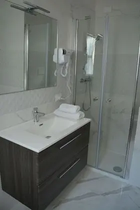 Tek Büyük veya İki Ayrı Yataklı Oda, Balkon