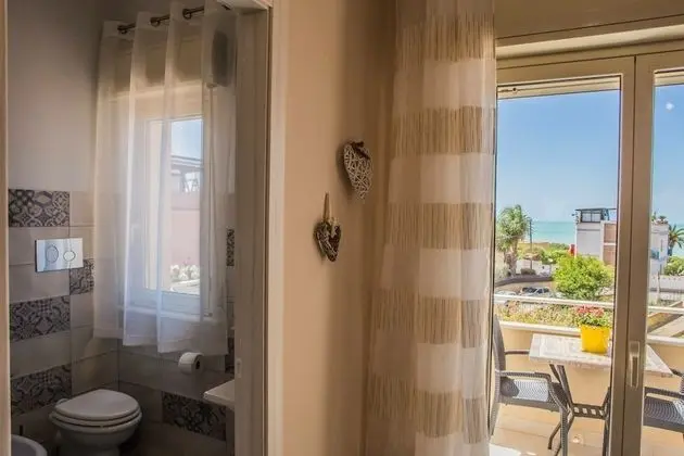 Deluxe Tek Büyük Yataklı Oda, Balkon, Deniz Manzaralı (Ercole )