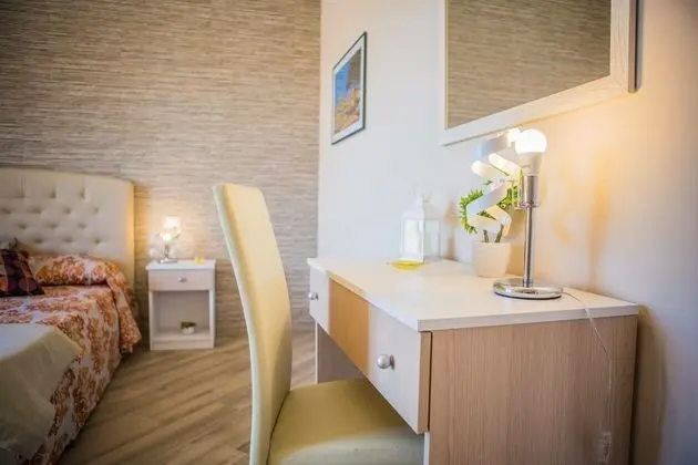 Deluxe Tek Büyük Yataklı Oda, Balkon, Deniz Manzaralı (Ercole )