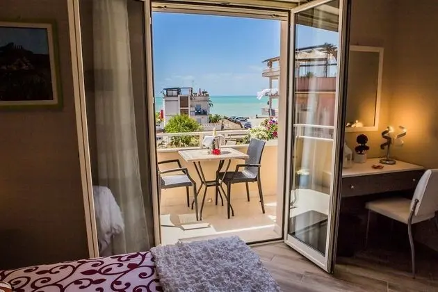 Deluxe Tek Büyük Yataklı Oda, Balkon, Deniz Manzaralı (Giunone)