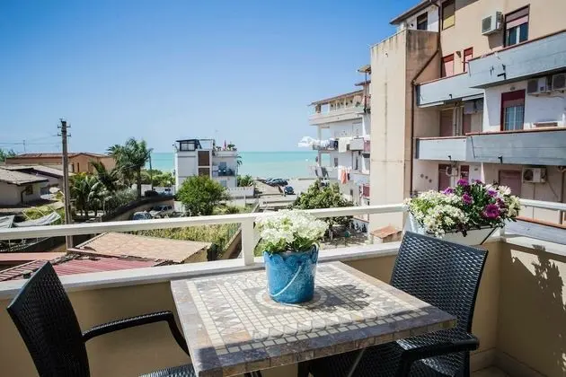 Deluxe Tek Büyük Yataklı Oda, Balkon, Deniz Manzaralı (Giunone)
