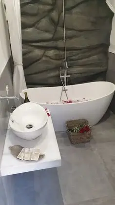 Üç Kişilik Oda