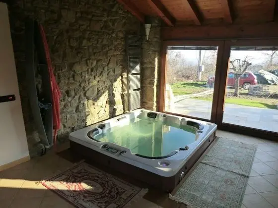 Ev, 2 Yatak Odası, Sıcak Su Havuzu, Havuz Manzaralı