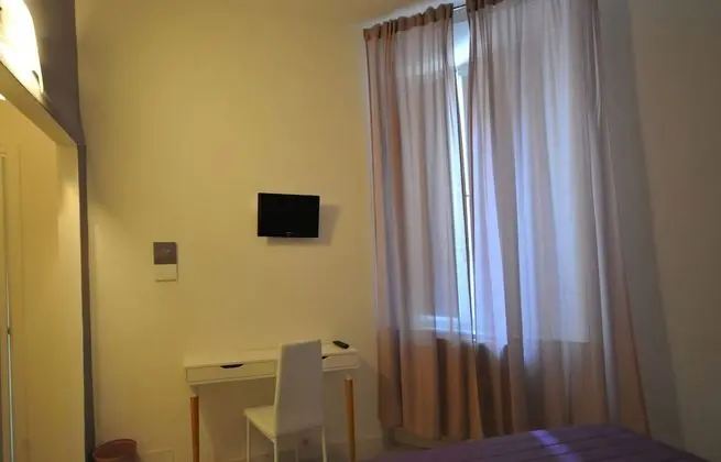 Basic Tek Büyük Yataklı Oda