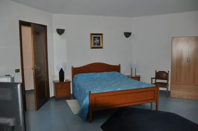 Dört Kişilik Oda, Sigara İçilmez, Havuz Manzaralı