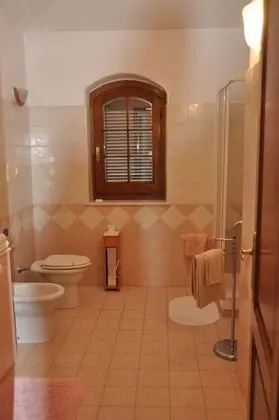 Dört Kişilik Oda, Sigara İçilmez, Havuz Manzaralı