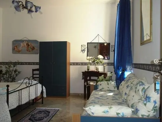 Standard Dört Kişilik Oda, Ortak Banyo