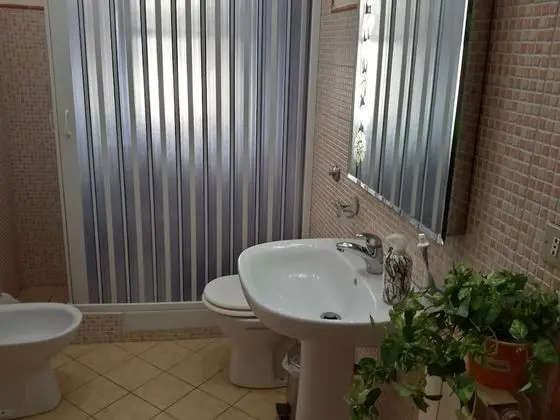 Standard Tek Büyük Yataklı Oda, Ortak Banyo