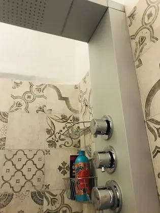 Tek Büyük Yataklı Oda, Balkon