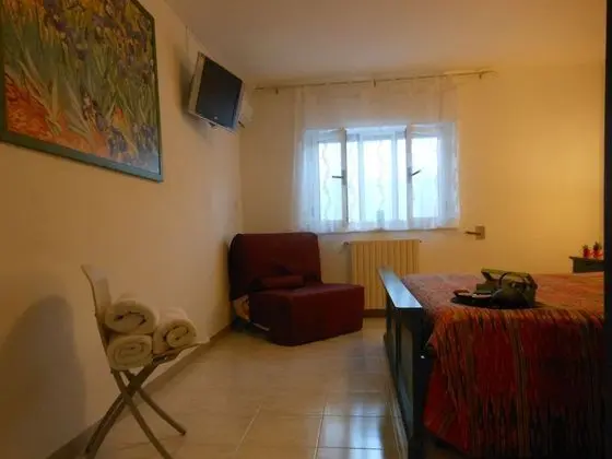 Üç Kişilik Oda