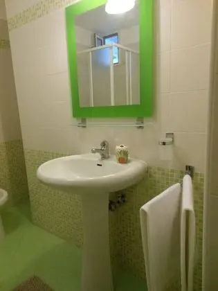 Üç Kişilik Oda