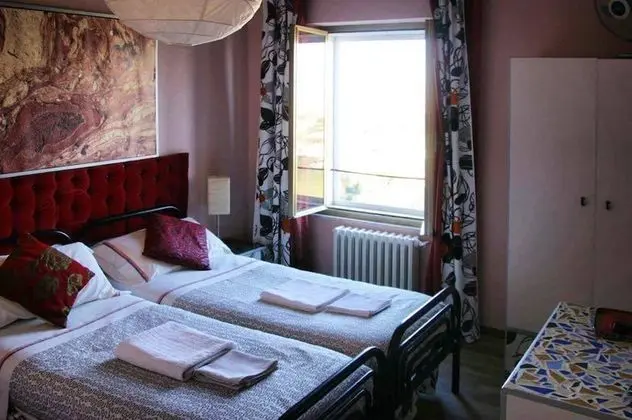 Tek Büyük veya İki Ayrı Yataklı Oda, Banyolu/Duşlu (Arancione)