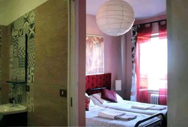 Tek Büyük veya İki Ayrı Yataklı Oda, Banyolu/Duşlu (Arancione)