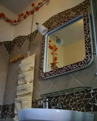 Tek Büyük Yataklı Oda, Banyolu/Duşlu (Rossa)