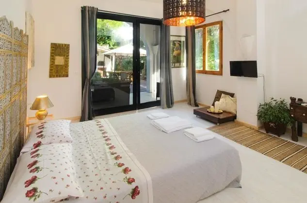 Tek Büyük Yataklı Oda, Veranda, Ek Bina