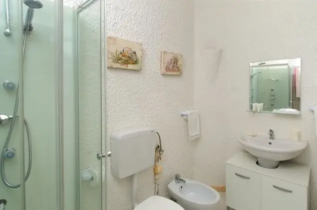 Tek Büyük Yataklı Oda, Veranda, Ek Bina