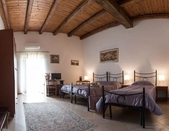 Deluxe Üç Kişilik Oda (Vista Mare)