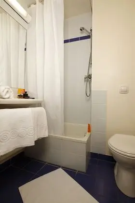 Tek Büyük Yataklı Oda, Sigara İçilmez