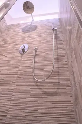 Tek Büyük Yataklı Oda, Balkon