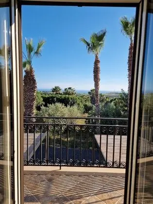 Üç Kişilik Oda, Balkon