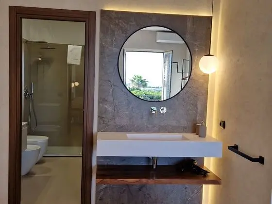 Üç Kişilik Oda, Balkon