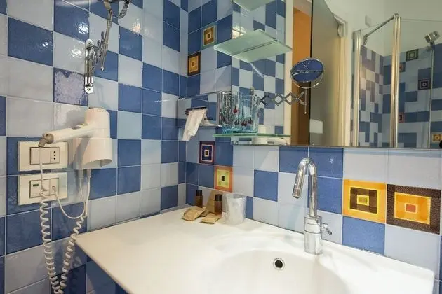 Comfort Tek Büyük veya İki Ayrı Yataklı Oda, 1 Yatak Odası, Özel Banyo, Zemin Kat