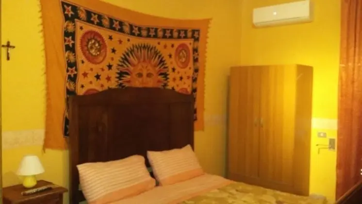 Tek Büyük Yataklı Oda, Ortak Banyo