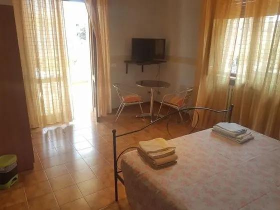 Tek Büyük Yataklı Oda, Ortak Banyo