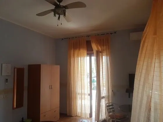 Tek Büyük Yataklı Oda, Ortak Banyo
