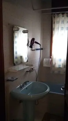 Tek Büyük Yataklı Oda, Ortak Banyo