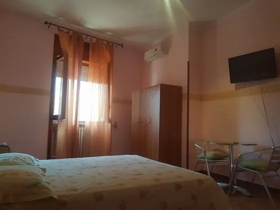 Üç Kişilik Oda, Ortak Banyo