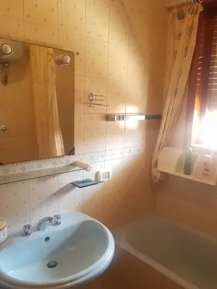 Üç Kişilik Oda, Ortak Banyo